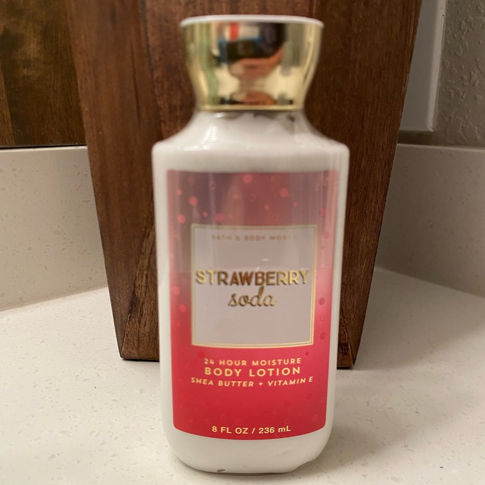 Strawberry soda body lotion